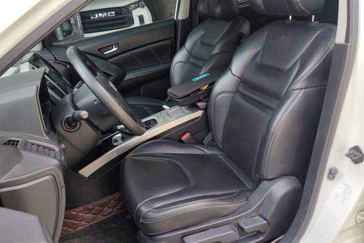 Used Luxgen U6 SUV 2016 1.8T Style Value Model Left Front Seat