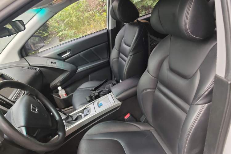 Used Luxgen U6 SUV 2016 1.8T Style Value Model Left Front Seat