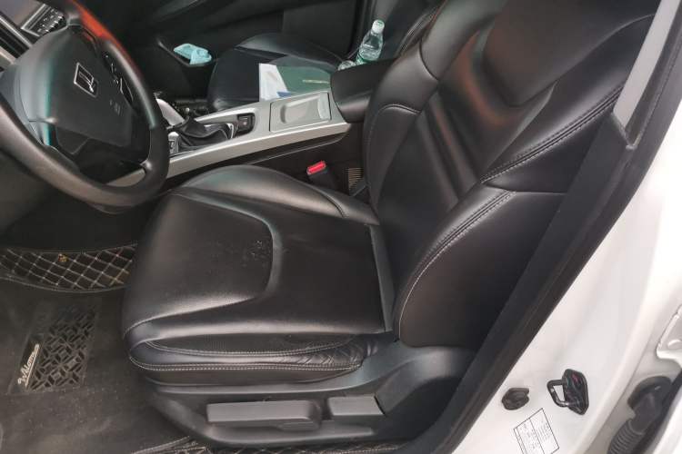 Used Luxgen U6 SUV 2016 1.8T Style Value Model Left Front Seat