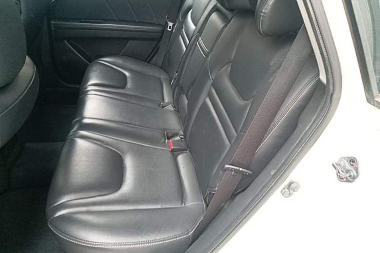 Used Luxgen U6 SUV 2016 1.8T Style Value Model Left Rear Seat