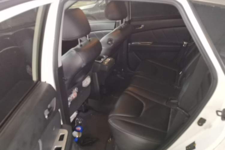 Used Luxgen U6 SUV 2016 1.8T Style Value Model Left Rear Seat