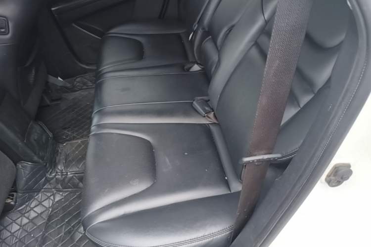 Used Luxgen U6 SUV 2016 1.8T Style Value Model Left Rear Seat