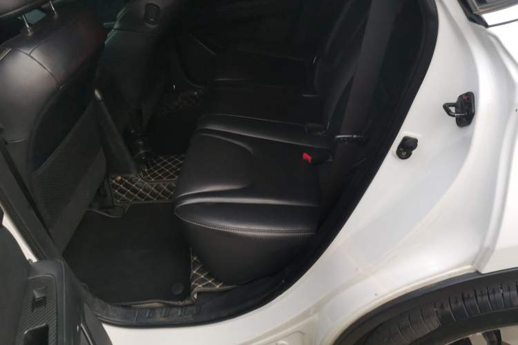 Used Luxgen U6 SUV 2016 1.8T Style Value Model Left Rear Seat