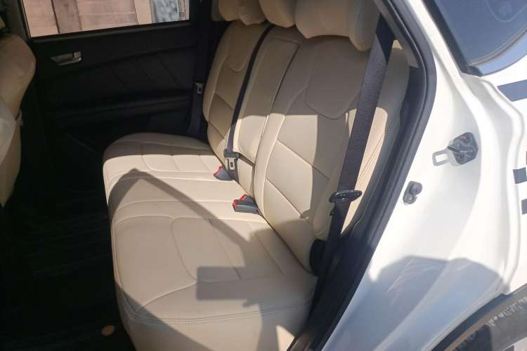 Used Luxgen U6 SUV 2016 1.8T Style Value Model Left Rear Seat