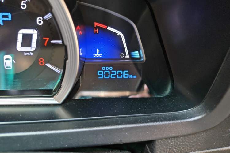 Used Luxgen U6 SUV 2016 1.8T Style Value Model Odometer Close Up