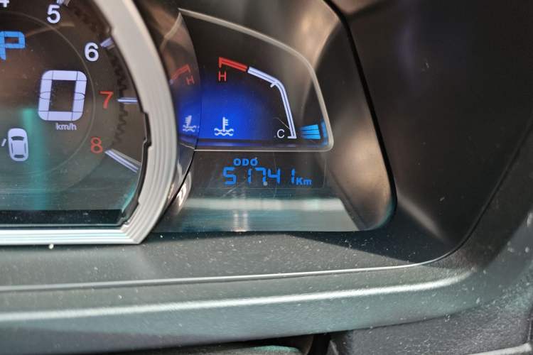 Used Luxgen U6 SUV 2016 1.8T Style Value Model Odometer Close Up