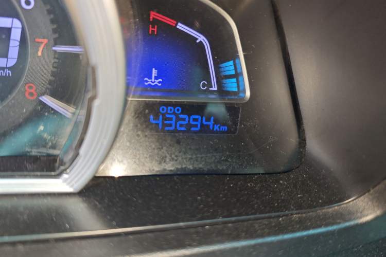 Used Luxgen U6 SUV 2016 1.8T Style Value Model Odometer Close Up