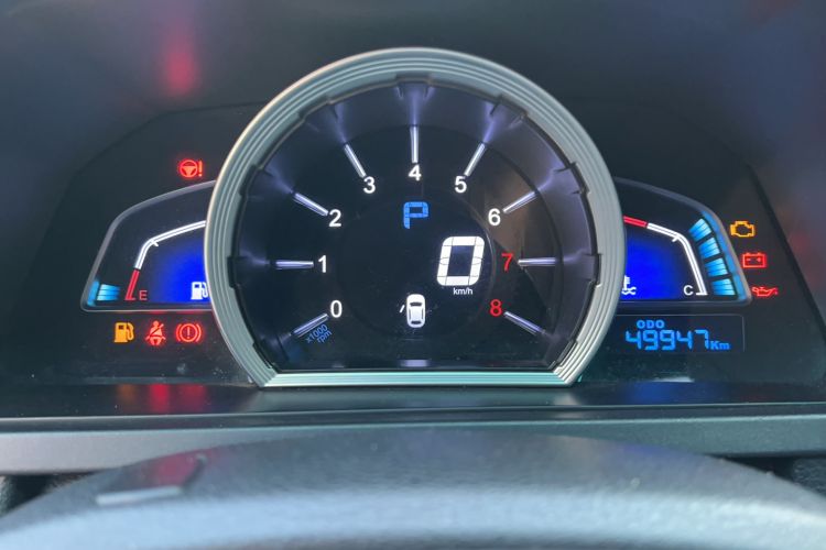 Used Luxgen U6 SUV 2016 1.8T Style Value Model Odometer Close Up