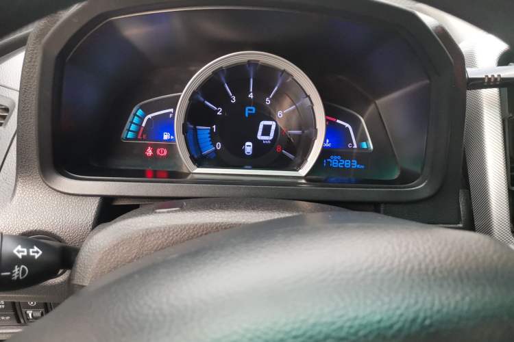 Used Luxgen U6 SUV 2016 1.8T Style Value Model Odometer Close Up