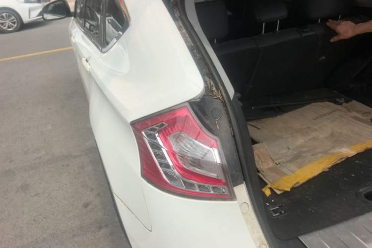 Used Luxgen U6 SUV 2016 1.8T Style Value Model Rear Left 45 Deg
