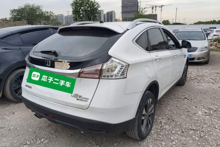 Used Luxgen U6 SUV 2016 1.8T Style Value Model Rear Right 45 Deg