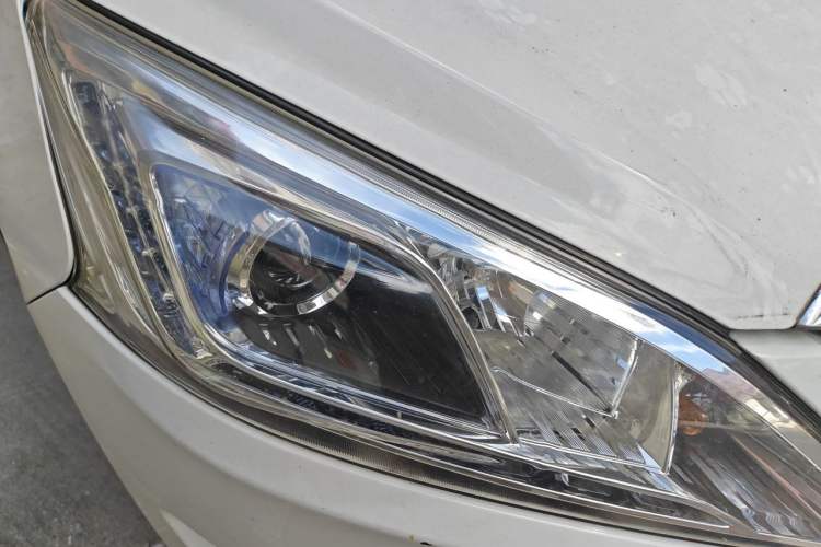 Used Luxgen U6 SUV 2016 1.8T Style Value Model Right Front Headlight