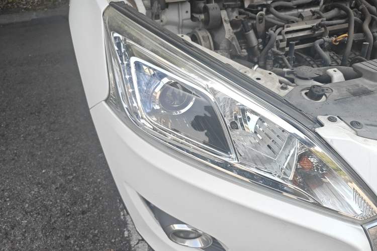 Used Luxgen U6 SUV 2016 1.8T Style Value Model Right Front Headlight