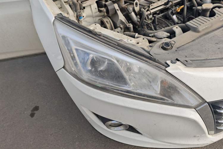 Used Luxgen U6 SUV 2016 1.8T Style Value Model Right Front Headlight