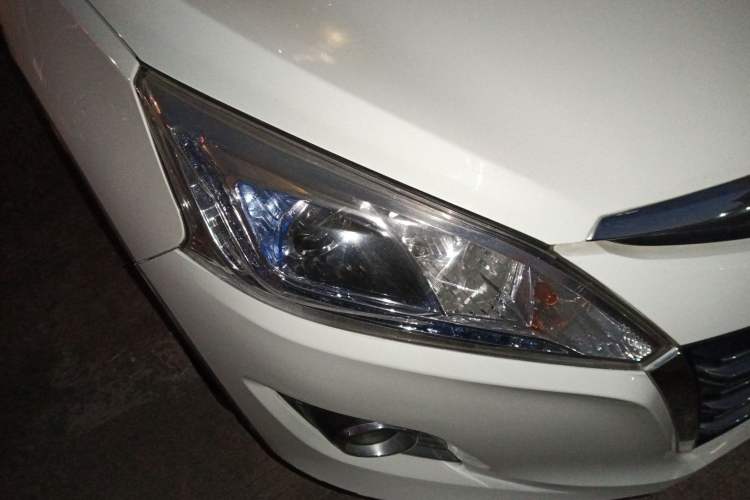 Used Luxgen U6 SUV 2016 1.8T Style Value Model Right Front Headlight