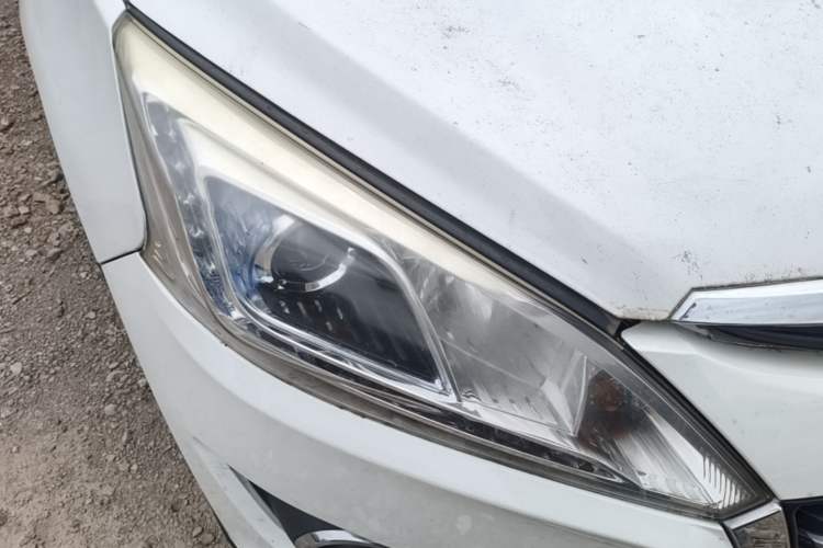 Used Luxgen U6 SUV 2016 1.8T Style Value Model Right Front Headlight