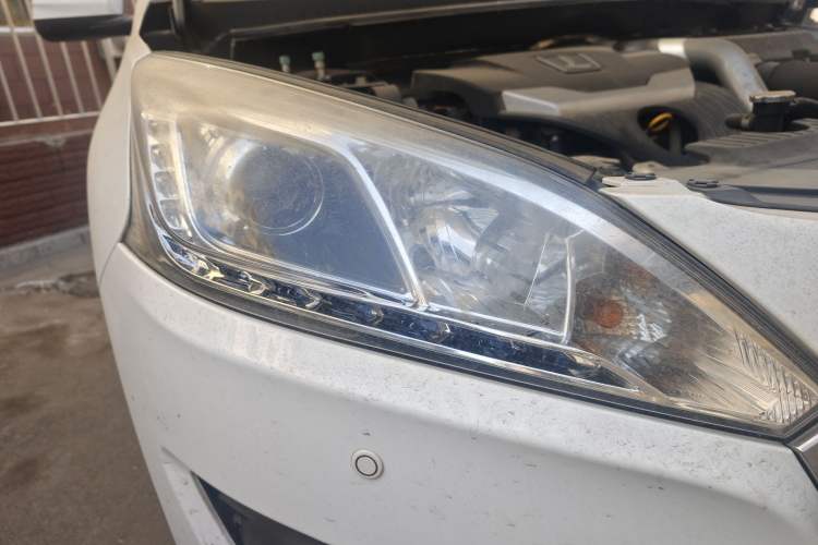 Used Luxgen U6 SUV 2016 1.8T Style Value Model Right Front Headlight
