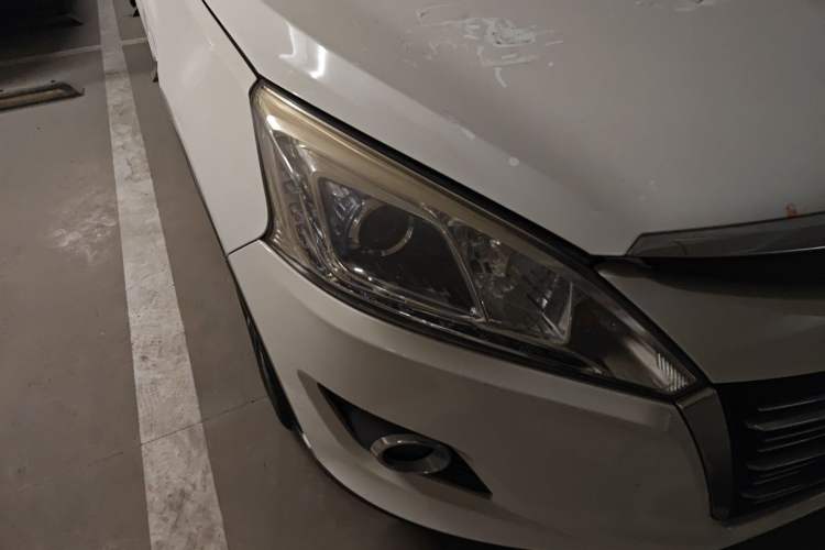 Used Luxgen U6 SUV 2016 1.8T Style Value Model Right Front Headlight