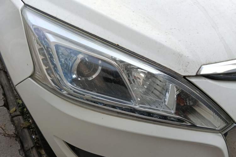 Used Luxgen U6 SUV 2016 1.8T Style Value Model Right Front Headlight