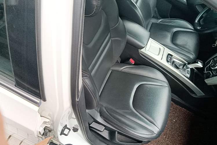 Used Luxgen U6 SUV 2016 1.8T Style Value Model Right Front Seat
