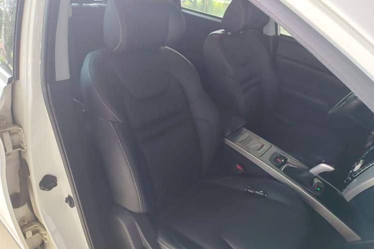 Used Luxgen U6 SUV 2016 1.8T Style Value Model Right Front Seat