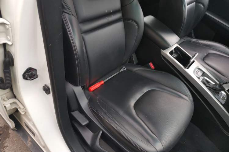Used Luxgen U6 SUV 2016 1.8T Style Value Model Right Front Seat