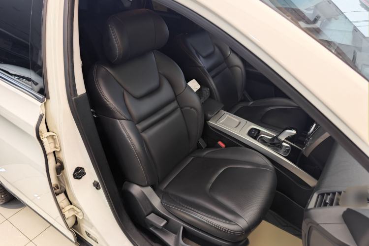 Used Luxgen U6 SUV 2016 1.8T Style Value Model Right Front Seat