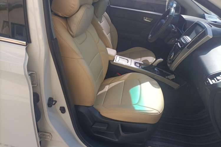 Used Luxgen U6 SUV 2016 1.8T Style Value Model Right Front Seat
