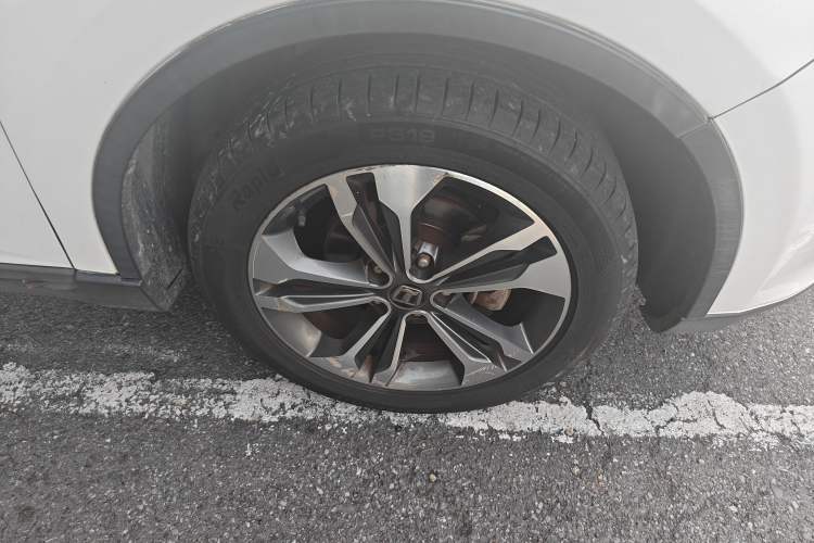 Used Luxgen U6 SUV 2016 1.8T Style Value Model Right Front Wheel Hub
