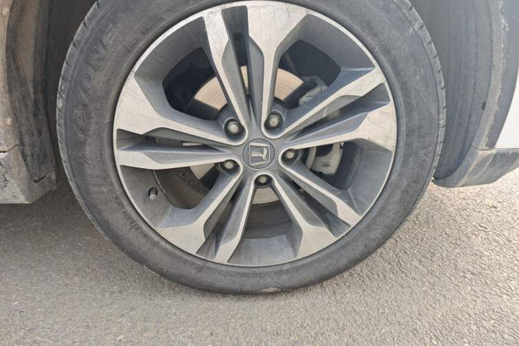 Used Luxgen U6 SUV 2016 1.8T Style Value Model Right Front Wheel Hub