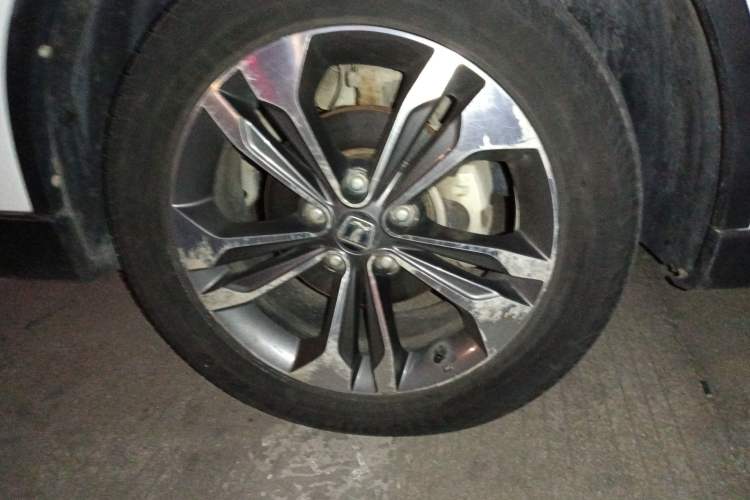 Used Luxgen U6 SUV 2016 1.8T Style Value Model Right Front Wheel Hub