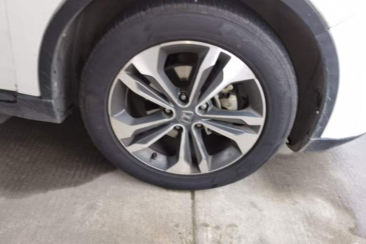Used Luxgen U6 SUV 2016 1.8T Style Value Model Right Front Wheel Hub