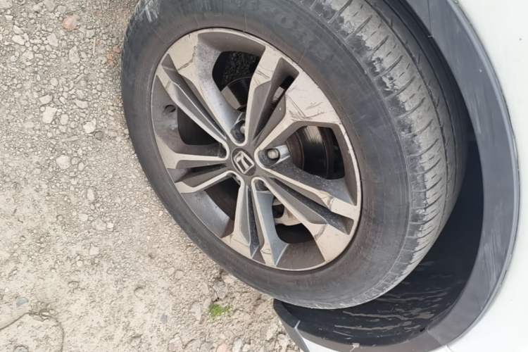 Used Luxgen U6 SUV 2016 1.8T Style Value Model Right Front Wheel Hub