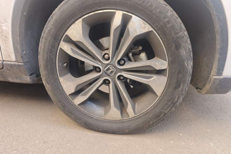 Used Luxgen U6 SUV 2016 1.8T Style Value Model Right Front Wheel Hub