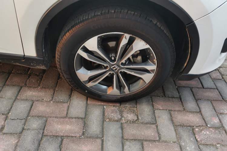 Used Luxgen U6 SUV 2016 1.8T Style Value Model Right Front Wheel Hub