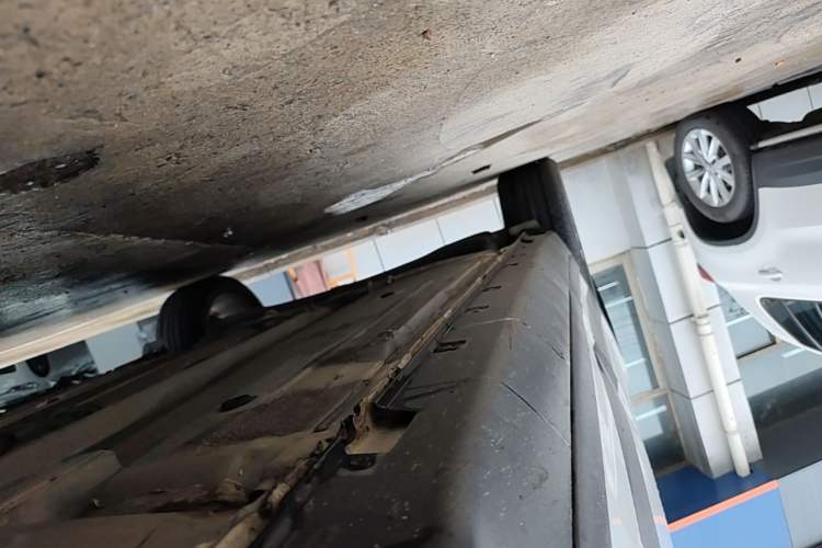 Used Luxgen U6 SUV 2016 1.8T Fashion-Upgraded Model Right Side Sill