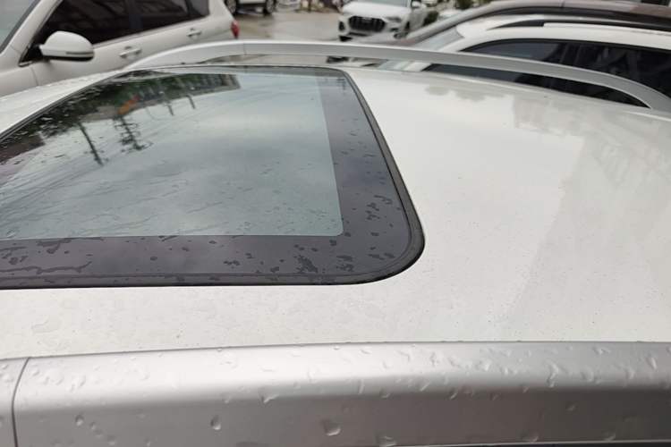 Used Luxgen U6 SUV 2016 1.8T Fashion-Upgraded Model Roof