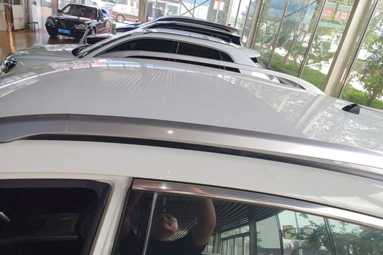 Used Luxgen U6 SUV 2016 1.8T Style Value Model Roof