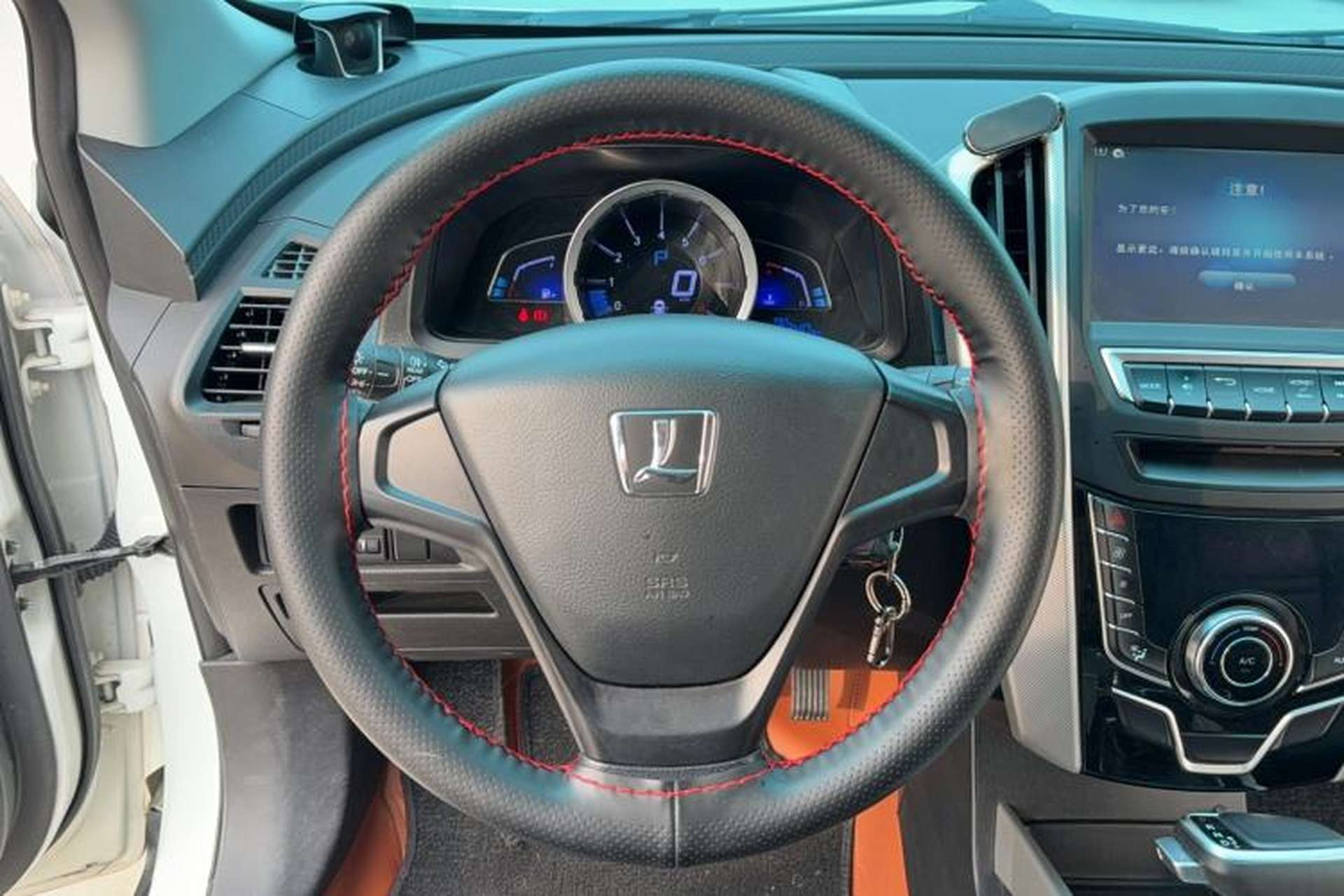 Used Luxgen U6 SUV 2016 1.8T Style Value Model Steering Wheel