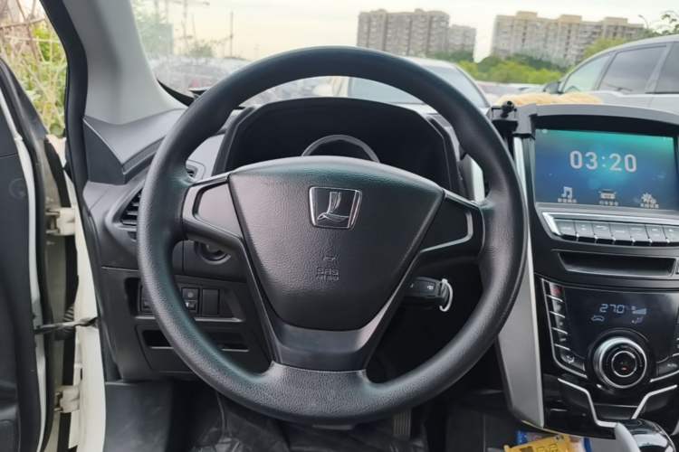 Used Luxgen U6 SUV 2016 1.8T Style Value Model Steering Wheel
