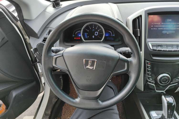Used Luxgen U6 SUV 2016 1.8T Enhanced Appeal Version Steering Wheel