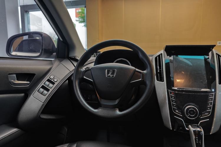 Used Luxgen U6 SUV 2016 1.8T Style Value Model Steering Wheel
