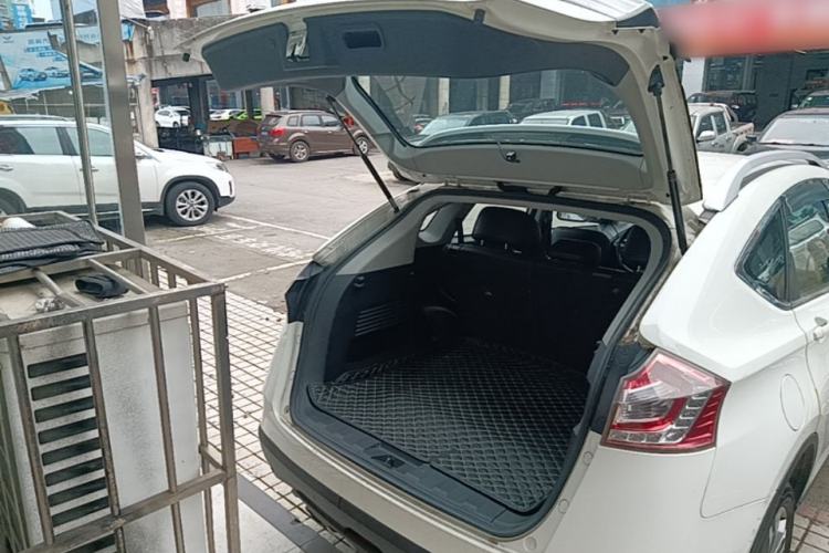 Used Luxgen U6 SUV 2016 1.8T Style Value Model Trunk