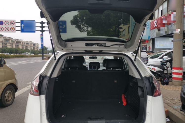 Used Luxgen U6 SUV 2016 1.8T Style Value Model Trunk