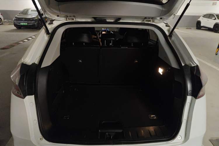 Used Luxgen U6 SUV 2016 1.8T Style Value Model Trunk