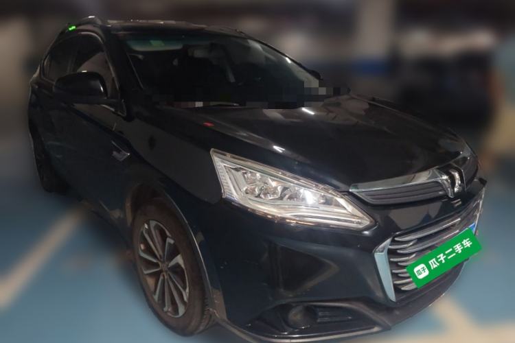 Used Luxgen U6 SUV 2017 Revised Version 1.6T New Innovation Type Front Right 45 Deg