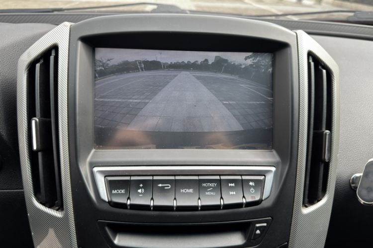 Used Luxgen U6 SUV 2017 1.8T Tech Value Model Audio And AC Panel