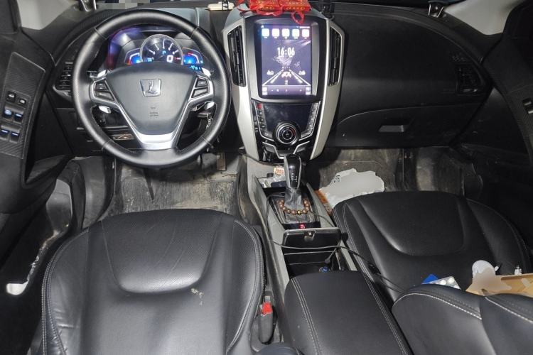 Used Luxgen U6 SUV 2017 1.8T Enhanced Charm Edition Center Console