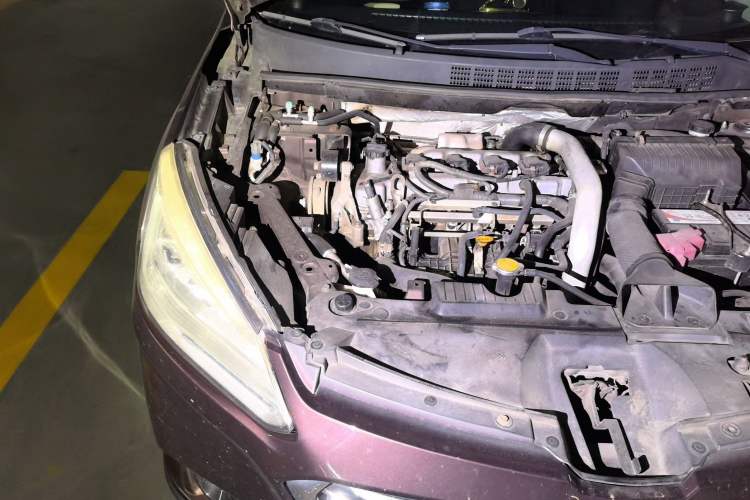 Used Luxgen U6 SUV 2017 Revised Version 1.8T Fashion Edition Engine Bay Right
