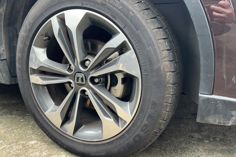 Used Luxgen U6 SUV 2017 1.8T Tech Value Model Exterior 6